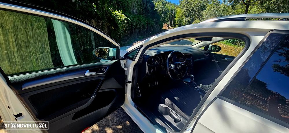 VW Golf Variant 1.6 TDi R-Line DSG - 16