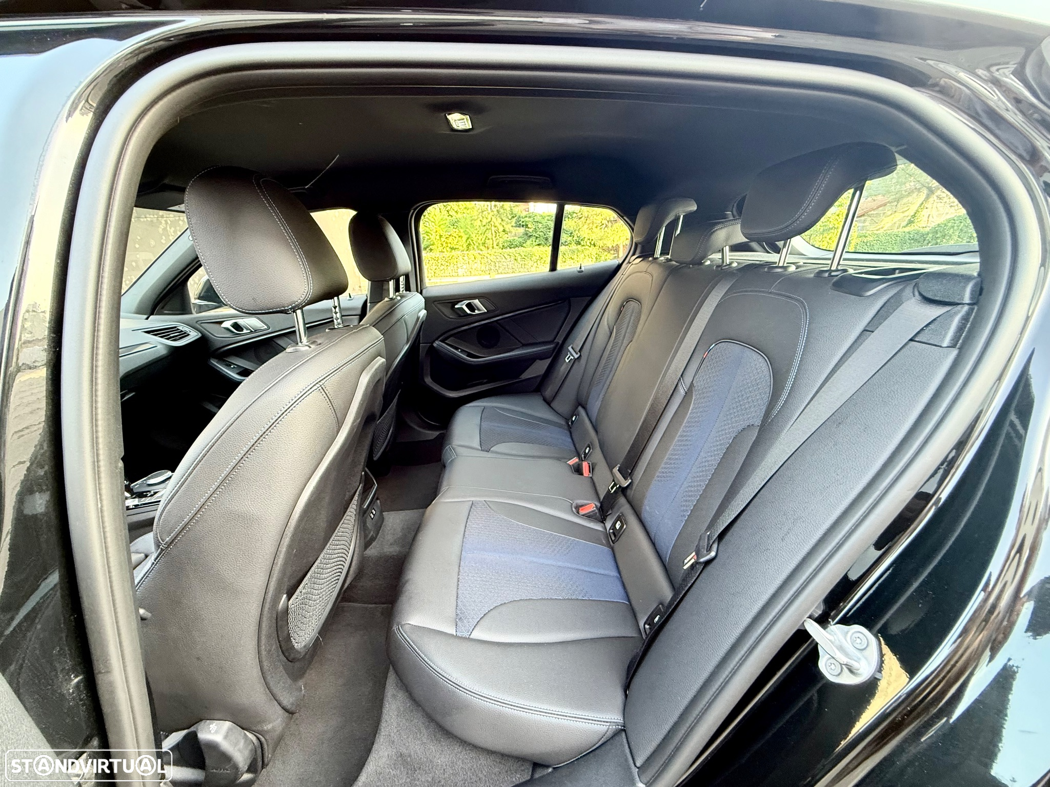 BMW 118 i Pack Desportivo M Auto - 26