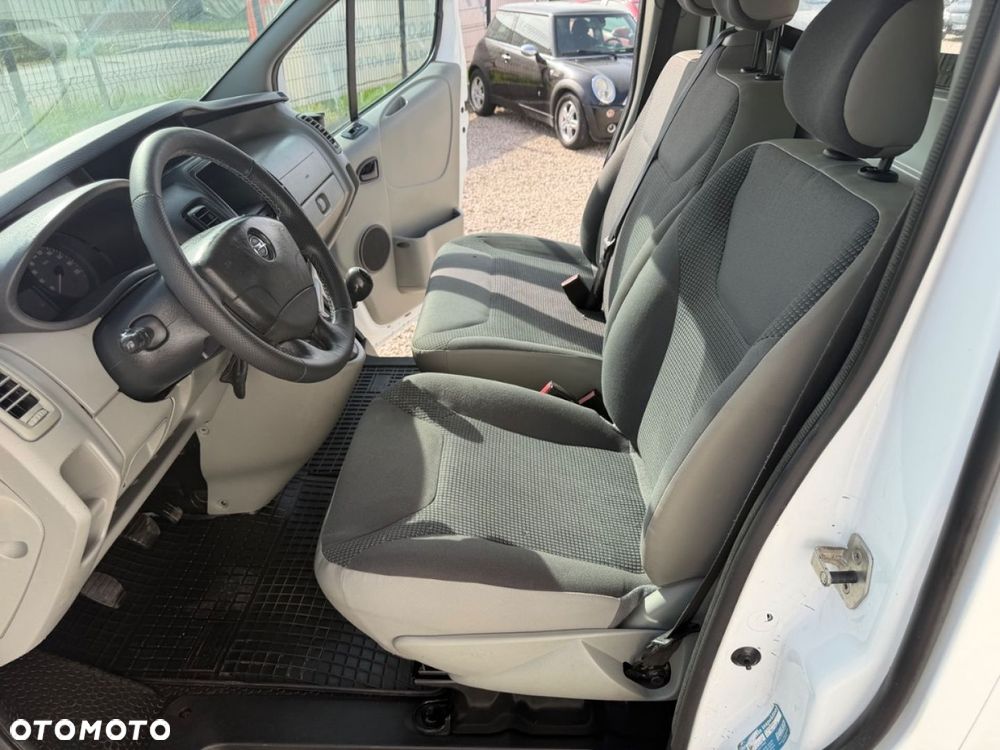 Opel Vivaro - 8