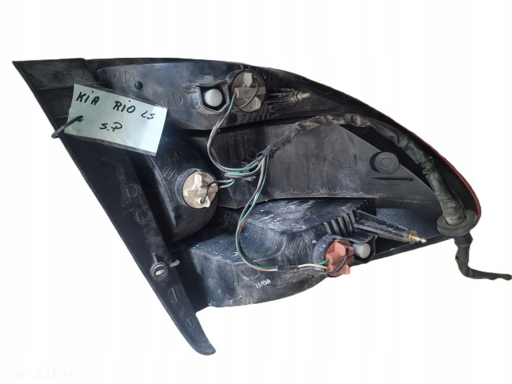 KIA RIO I LIFT 00-05 r. LAMPA PRAWY TYŁ PRAWA TYLNA - 2