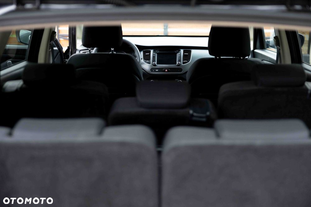 Kia Carens 1.7 CRDi XL 7os - 32