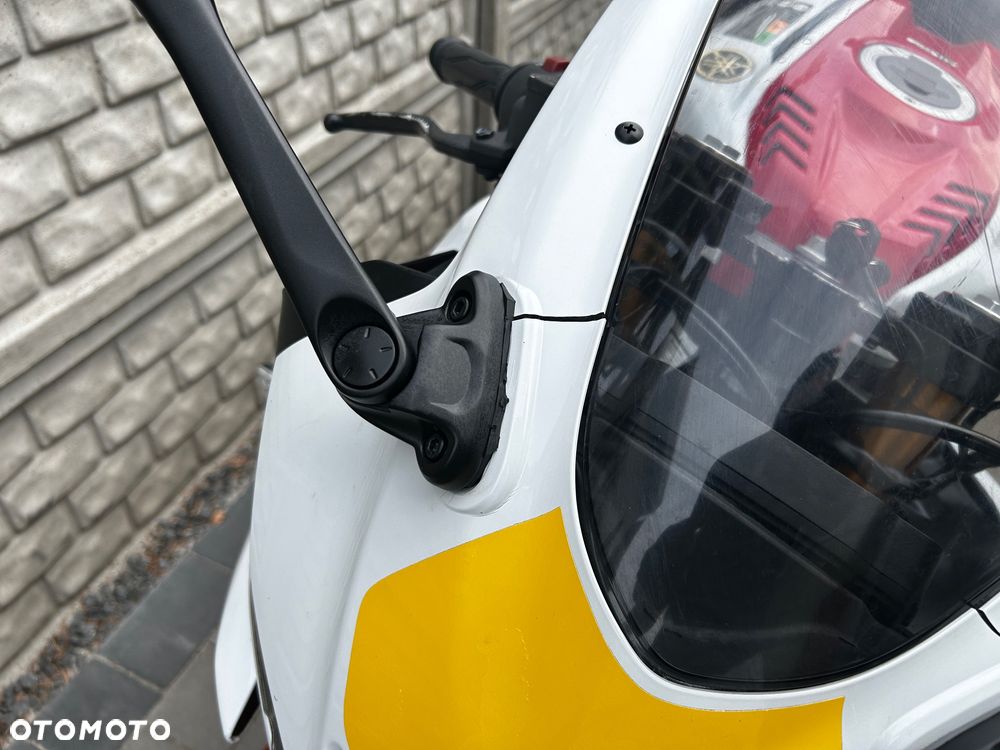 Yamaha YZF - 13