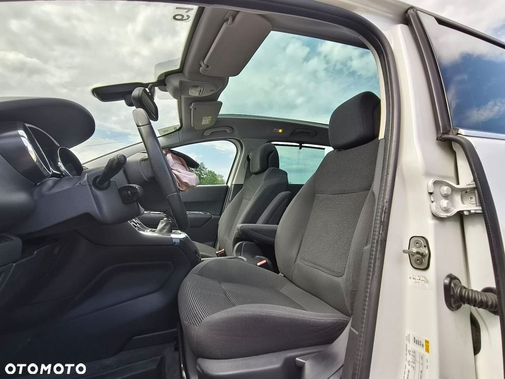 Peugeot 5008 - 9
