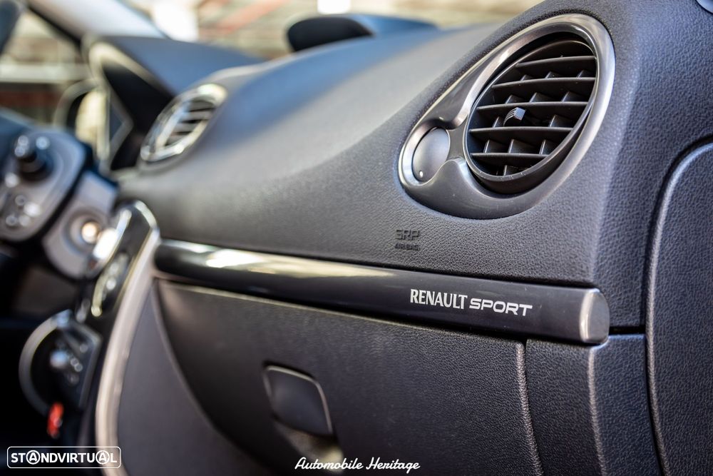 Renault Clio 2.0 16V RS - 26
