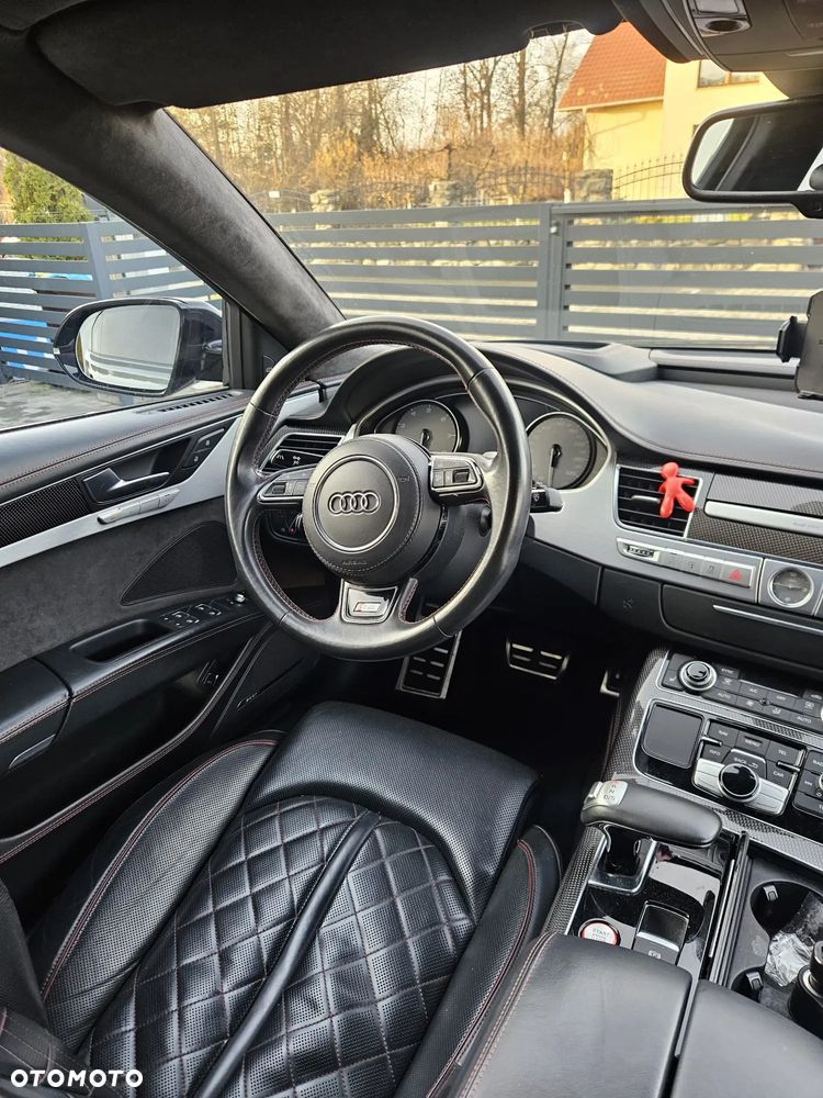 Audi S8 - 11