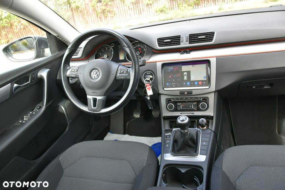 Volkswagen Passat - 10