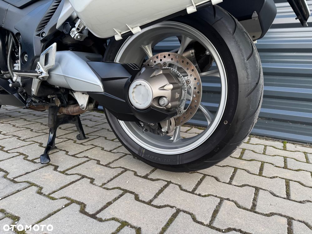 Honda VFR - 19