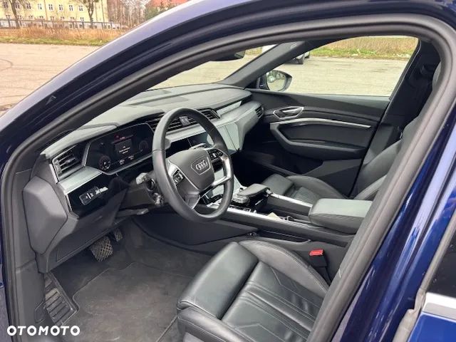Audi e-tron 55 quattro - 11