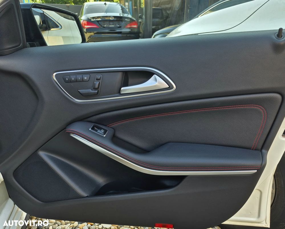 Mercedes-Benz A 45 AMG 4Matic AMG Speedshift 7G-DCT - 36