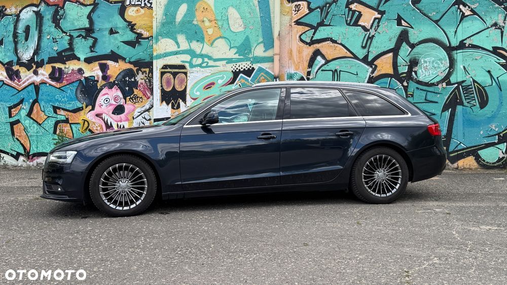 Audi A4 Avant 2.0 TDI DPF clean diesel S line Sportpaket - 3