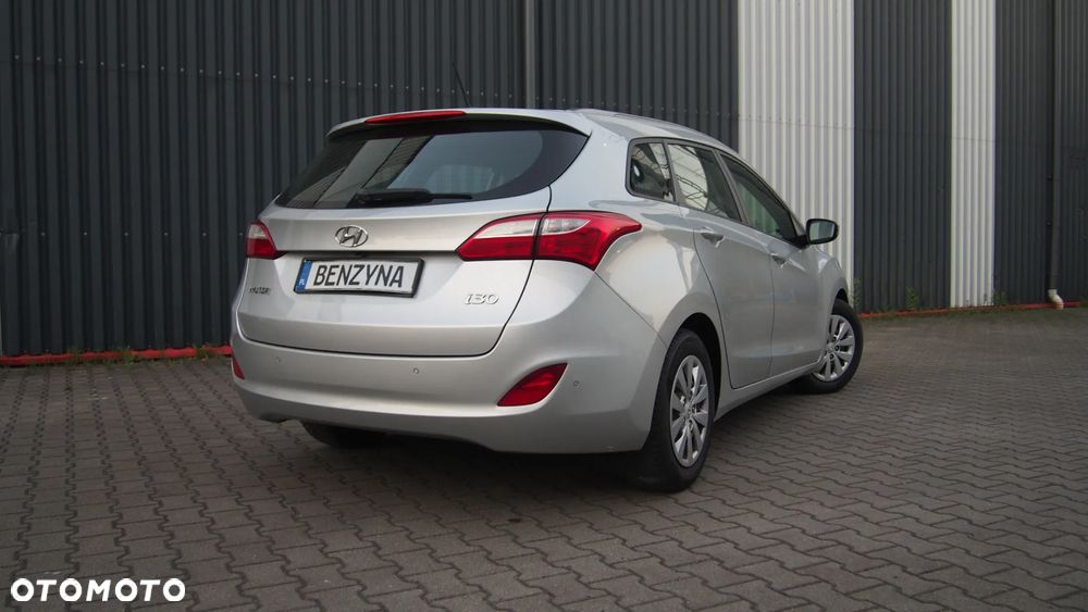 Hyundai i30 1.4 Family - 17