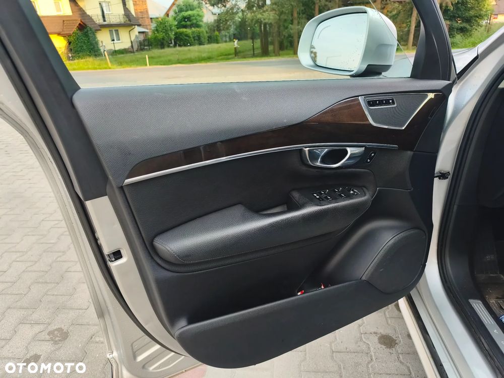 Volvo XC 90 T6 AWD Geartronic Momentum - 10