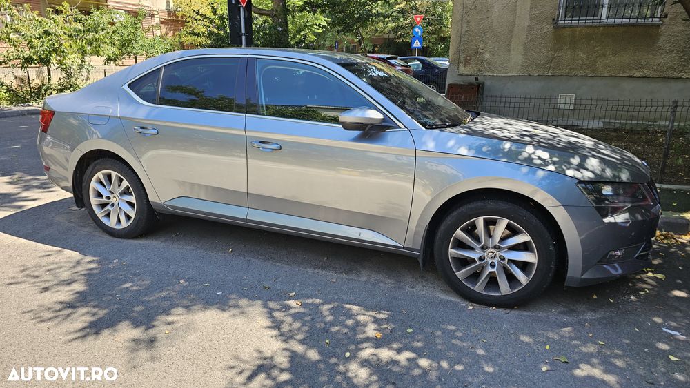 Skoda Superb 2.0 TDI Ambition - 1