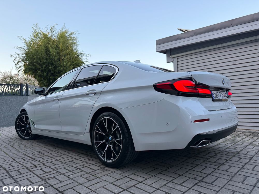 BMW Seria 5 520i mHEV Luxury Line sport - 4