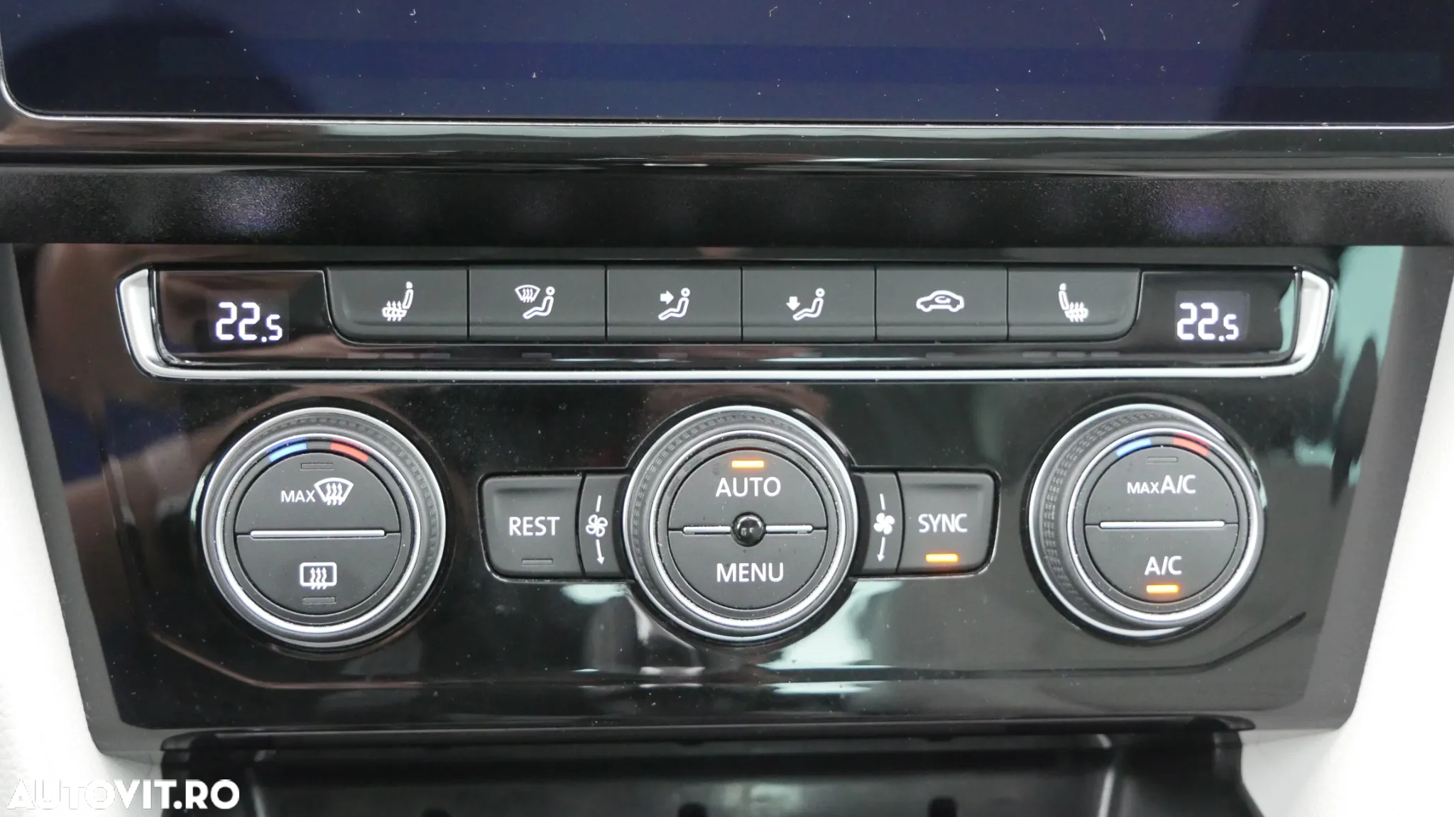 Volkswagen Passat - 25