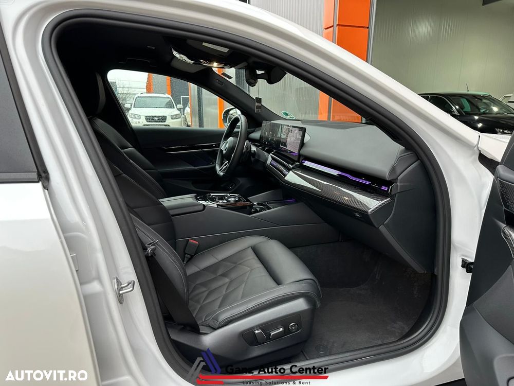 BMW Seria 5 520i AT MHEV - 12