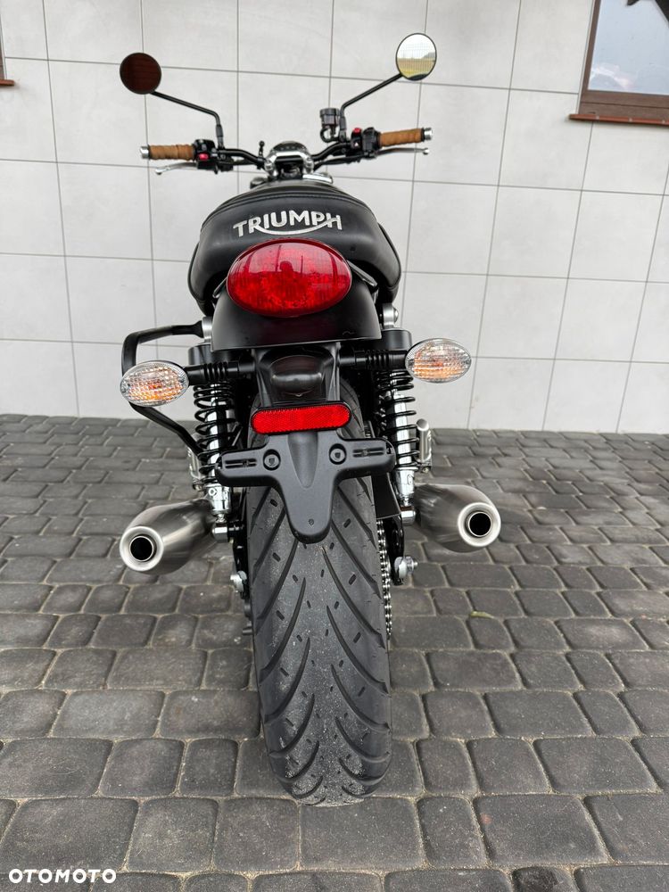 Triumph Street Twin - 4