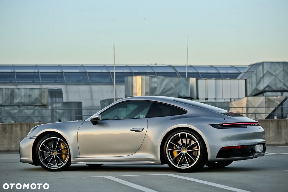 Porsche 911 Carrera 4S - 19