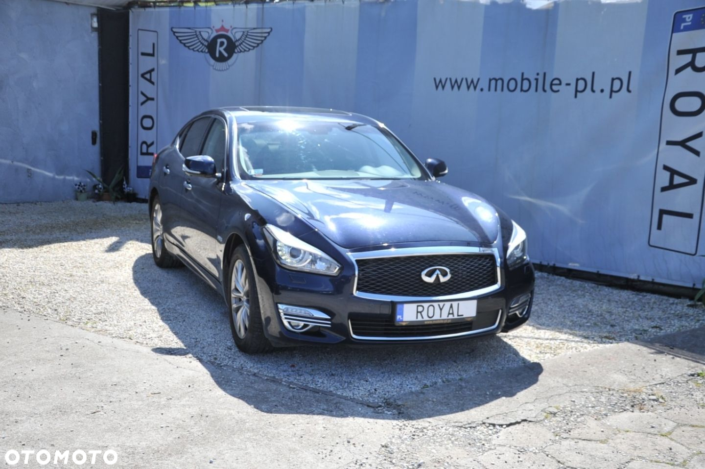 Infiniti Q70 - 2