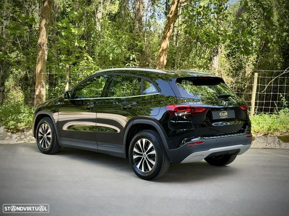 Mercedes-Benz GLA 180 7G-DCT - 4