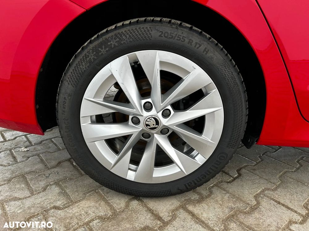 Skoda Octavia Combi 2.0 TDI DSG 4X4 Style - 8