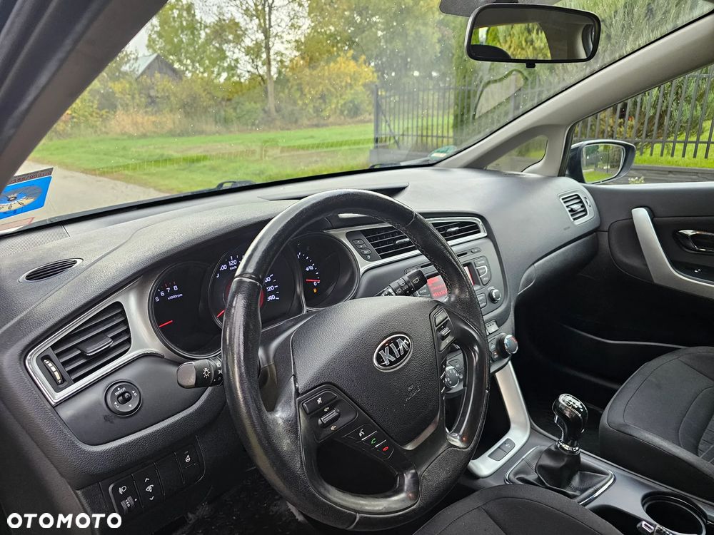 Kia Ceed 1.4 CVVT UEFA EURO 2016 - 8