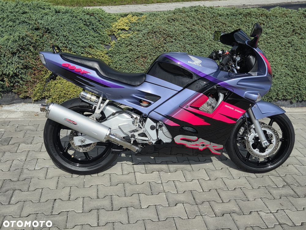 Honda CBR - 13