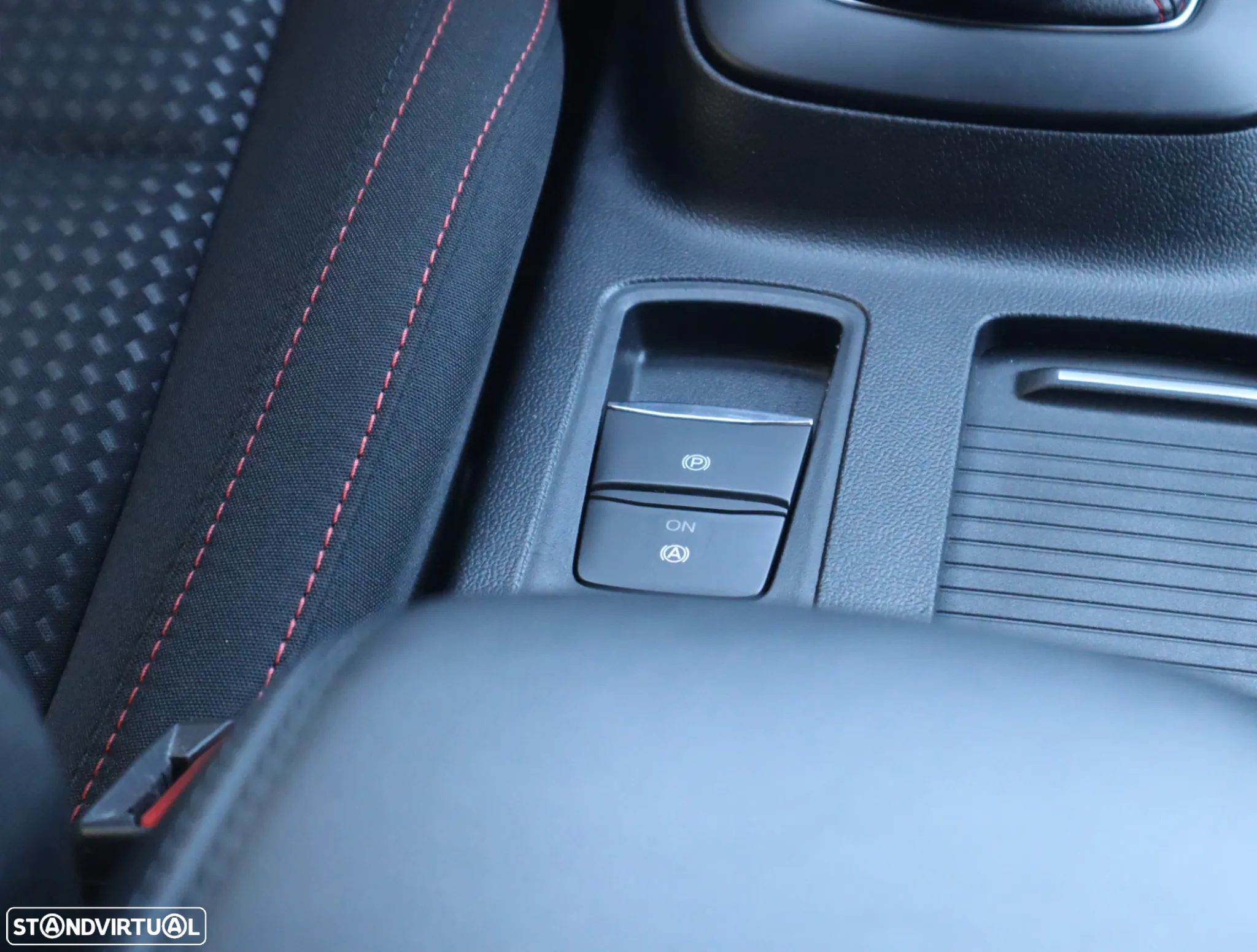 Ford Focus 1.0 EcoBoost MHEV ST-Line - 29
