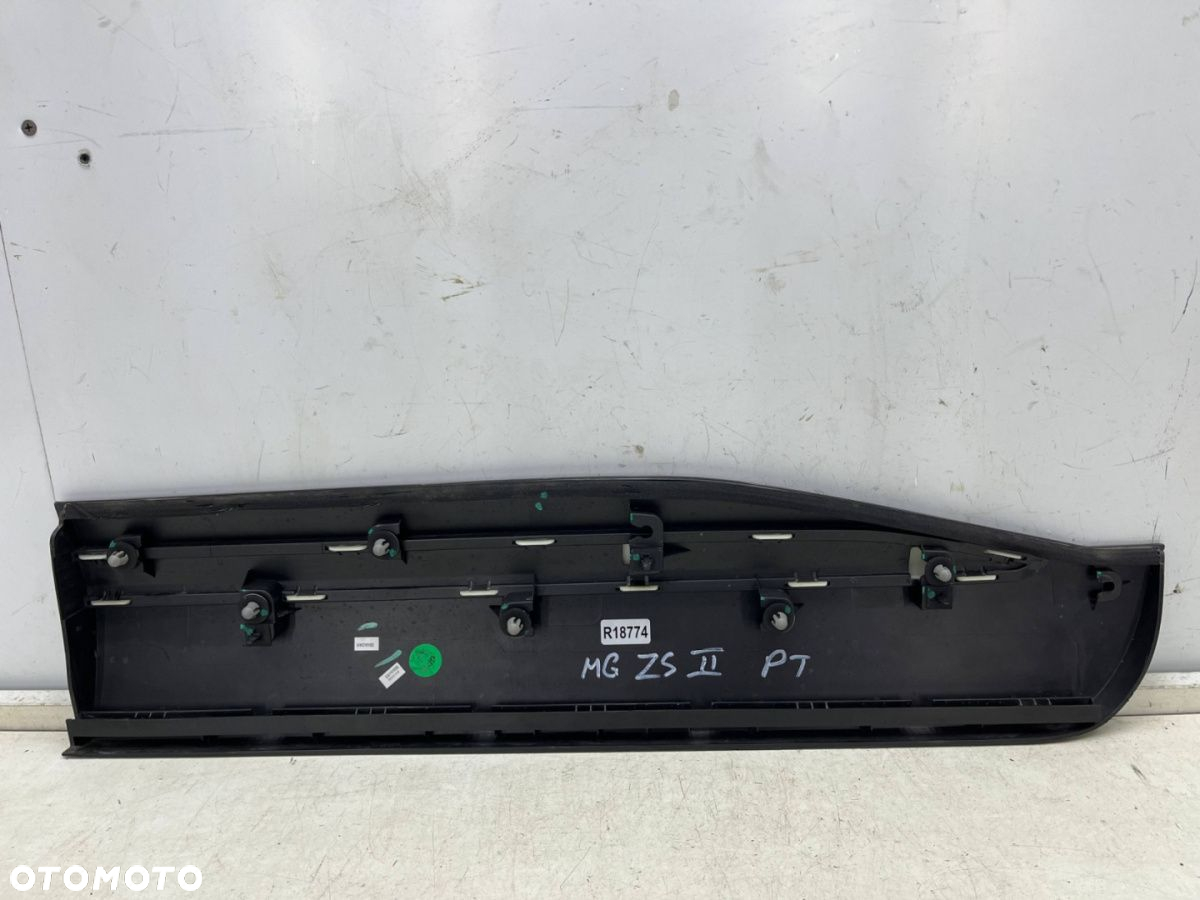 Listwa MG ZS II 24r.- prawa tylna dolna nakładka drzwi bocznych prawy tył 11410358r - 13