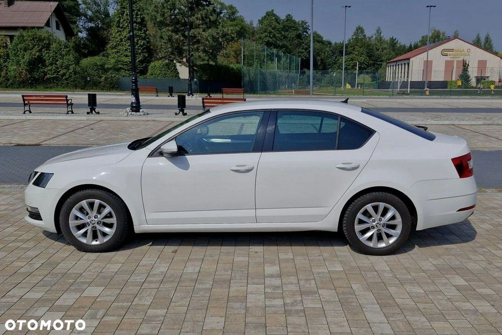 Skoda Octavia 2.0 TDI 4x4 Clever DSG - 6