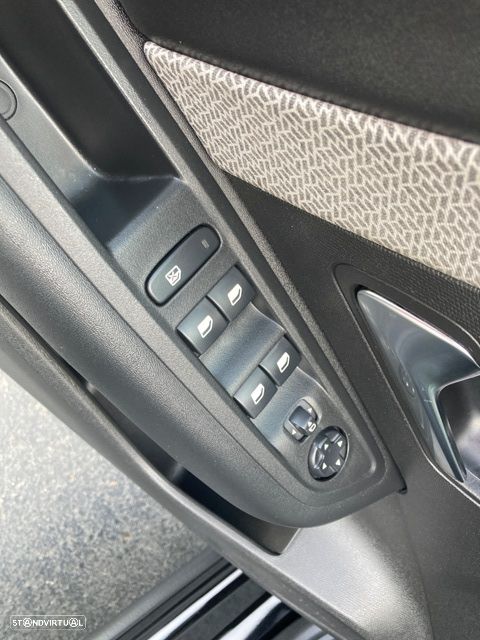 Citroën C4 1.2 PureTech Shine - 30