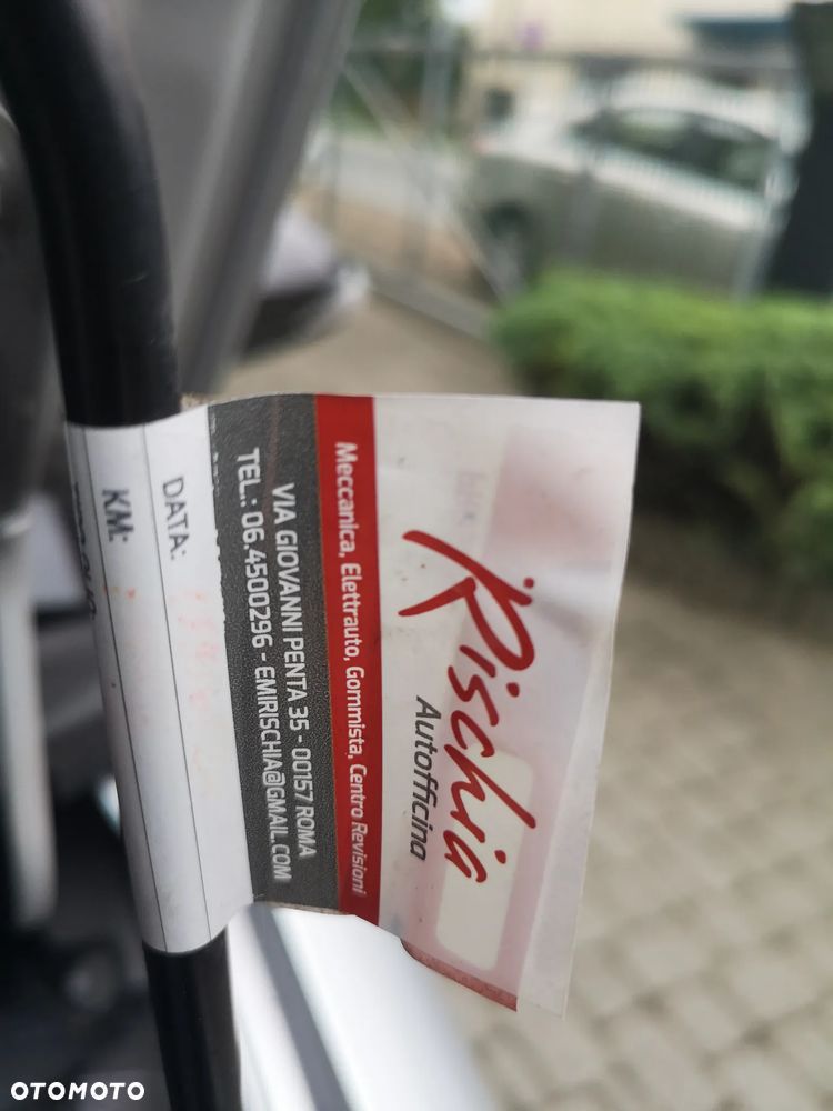 Toyota Yaris Hybrid 100 Premium - 35