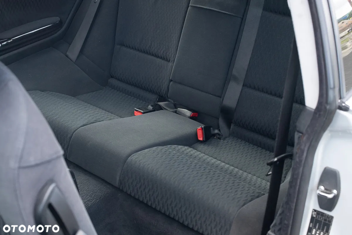 BMW Seria 3 323Ci - 21