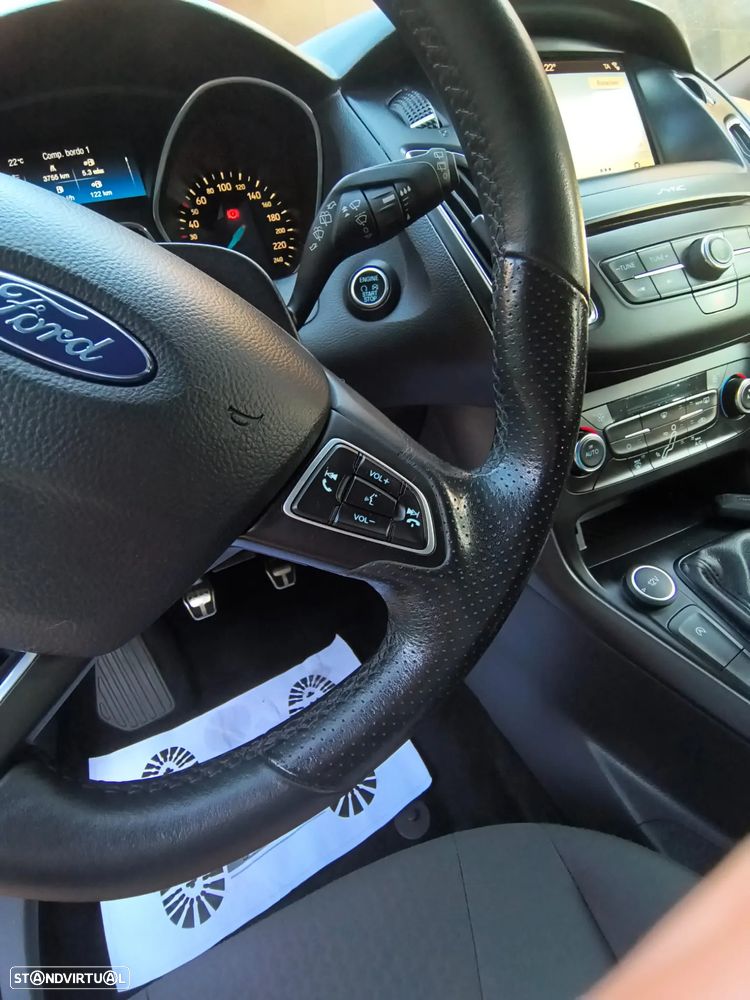 Ford Focus SW 1.5 TDCi ST-Line - 24
