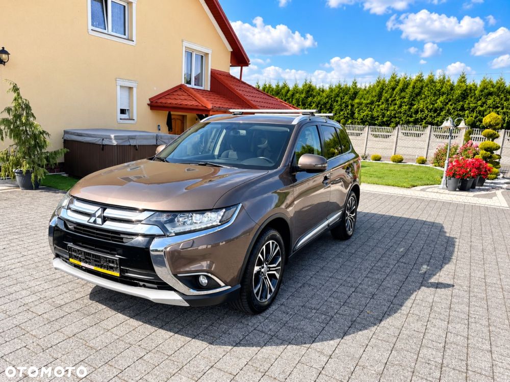Mitsubishi Outlander - 2