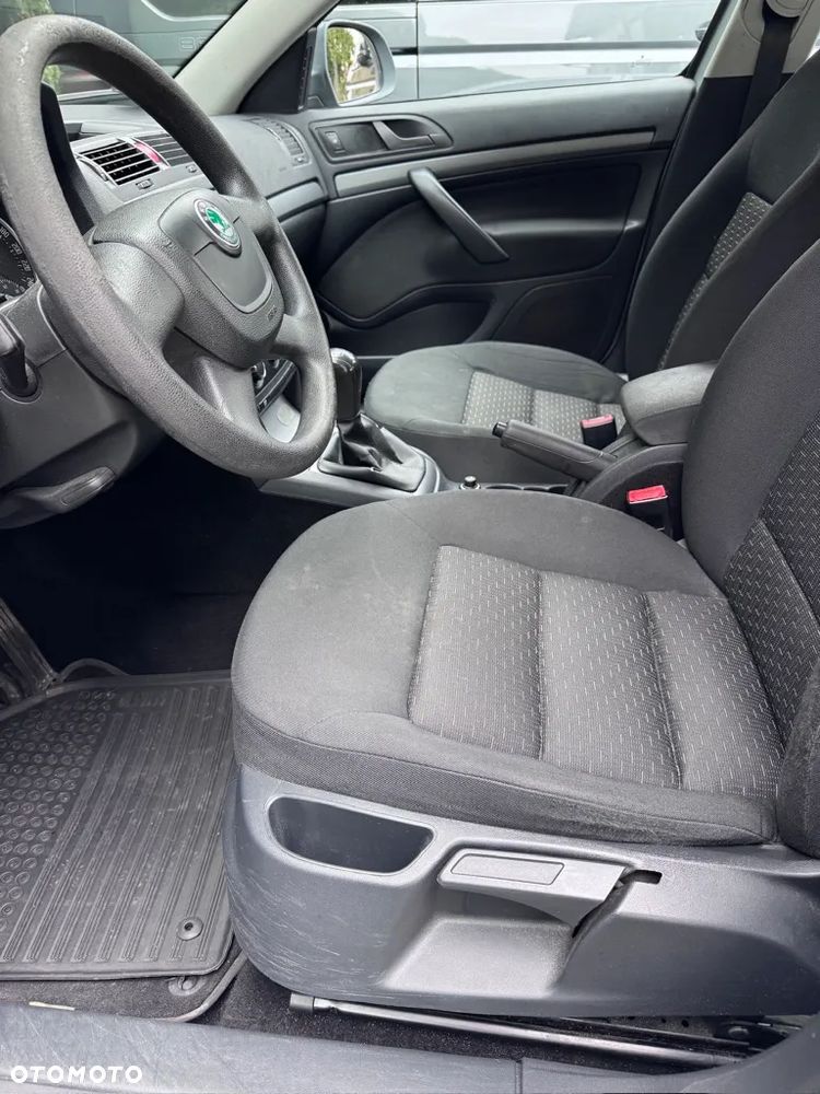 Skoda Octavia 1.6 Tour - 22