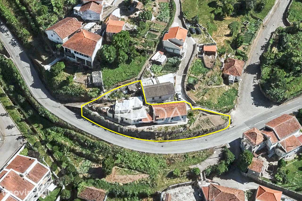 Moradia T2 individual c/480m2 de terreno e anexos em Escudeiros, Braga - Grande imagem: 3/36