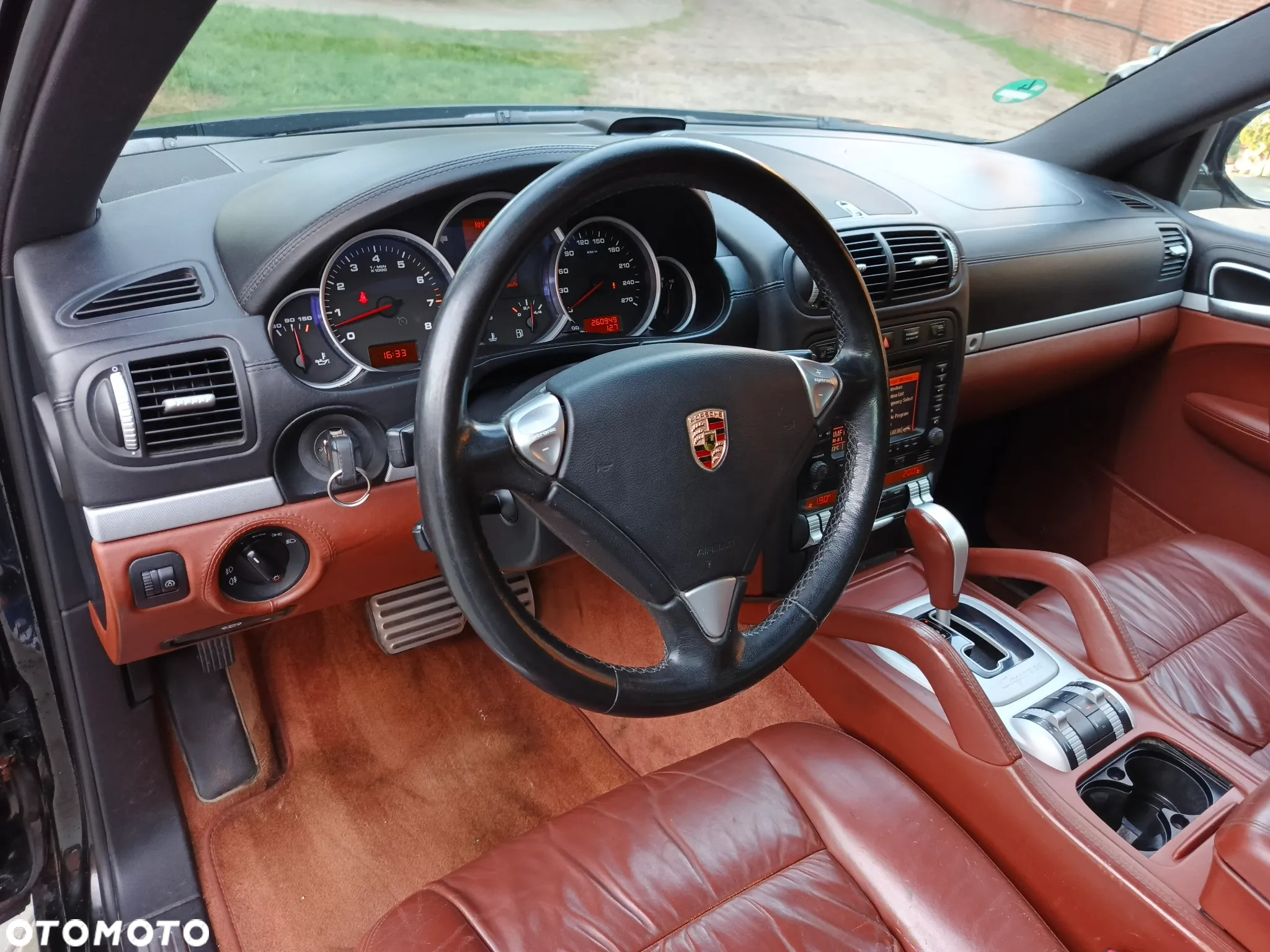 Porsche Cayenne - 24