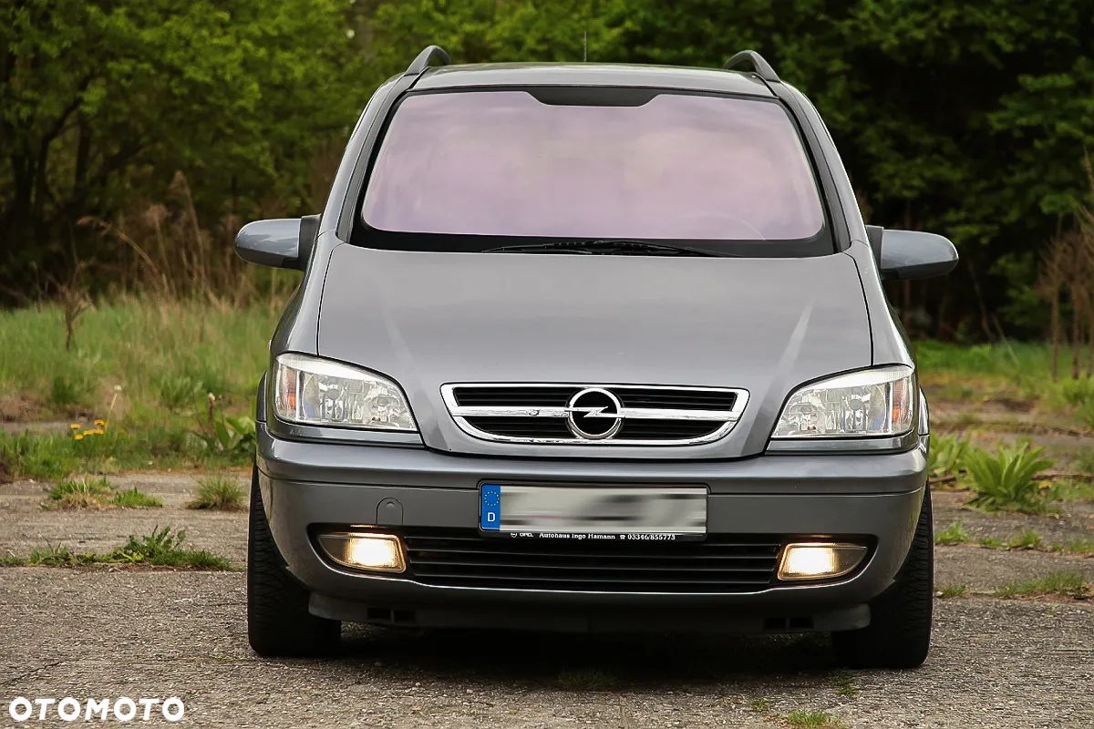 Opel Zafira - 1