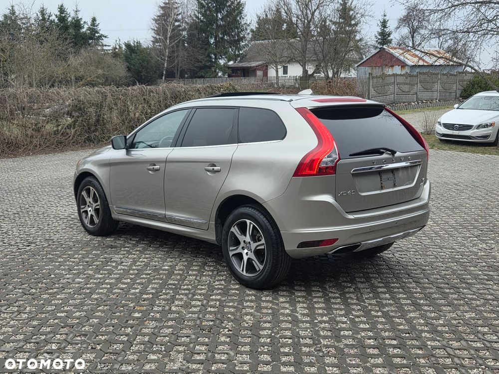 Volvo XC 60 T6 AWD Momentum - 4