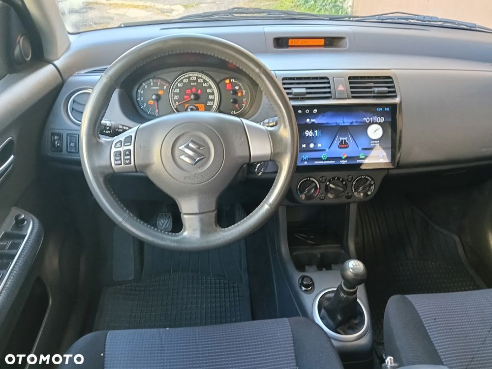 Suzuki Swift - 12