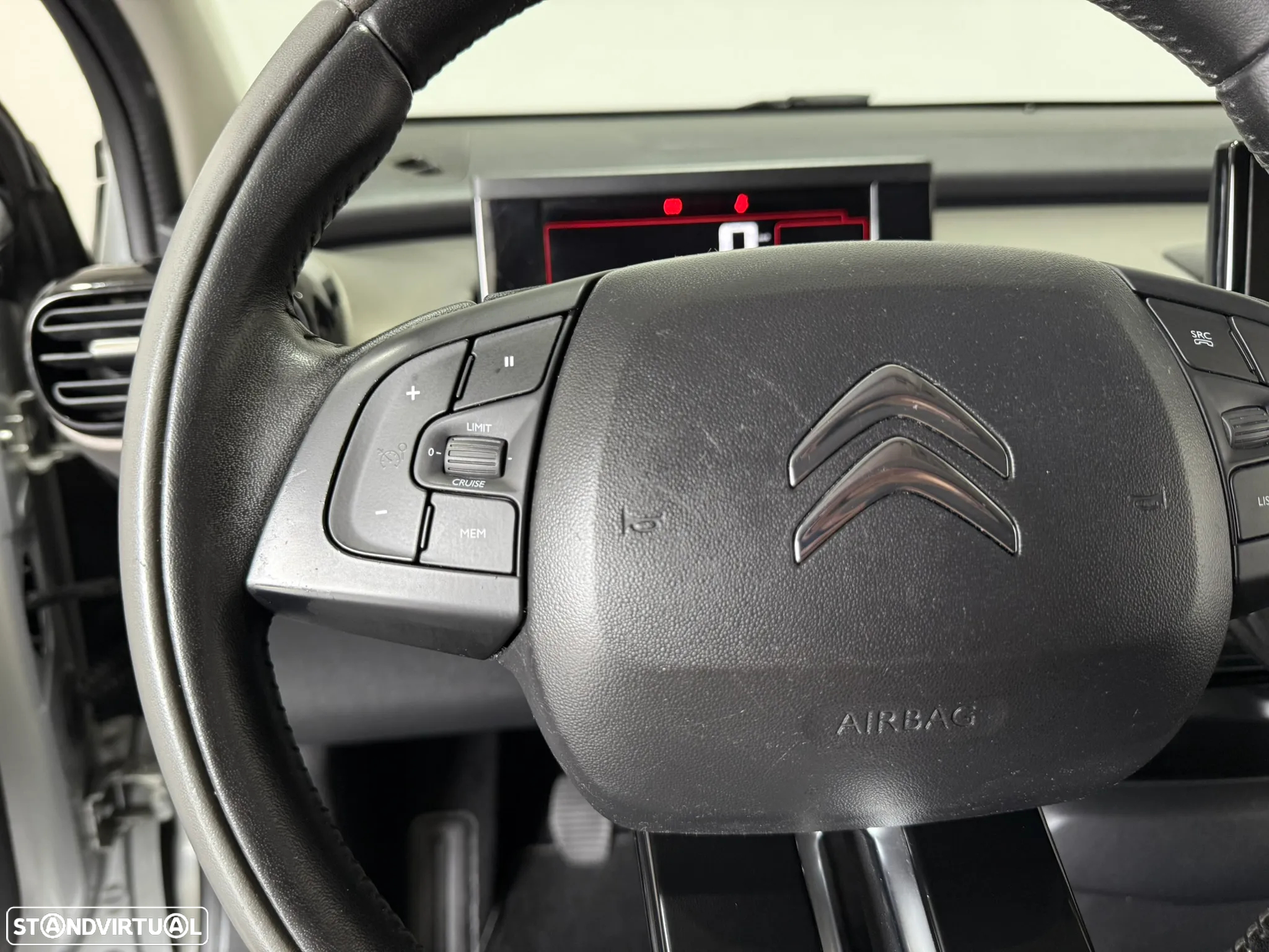 Citroën C4 Cactus 1.2 PureTech Shine - 23
