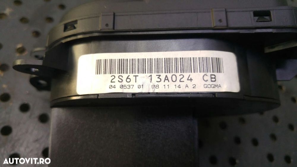 Bloc lumini ford fiesta 5 jh jd 2s6t13a024cb - 3