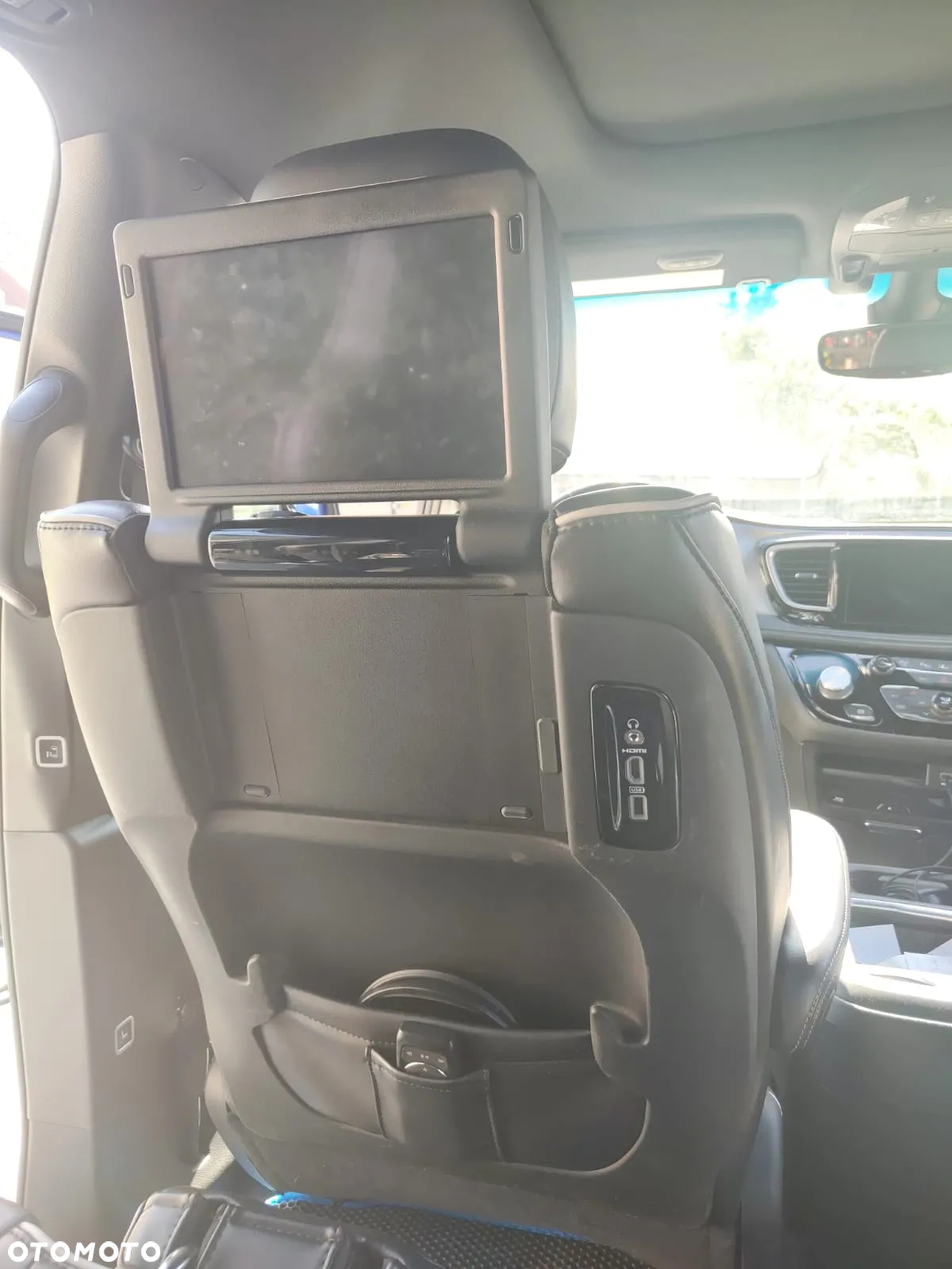 Chrysler Pacifica - 4
