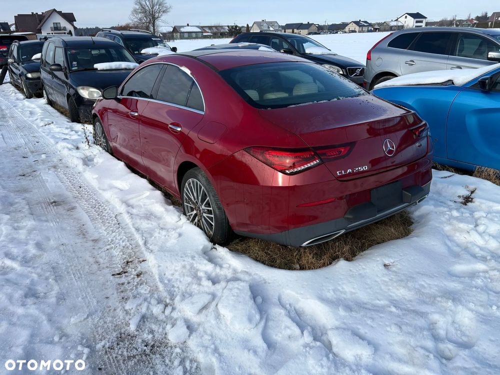 Mercedes-Benz CLA 250 Progressive 7G-DCT - 6