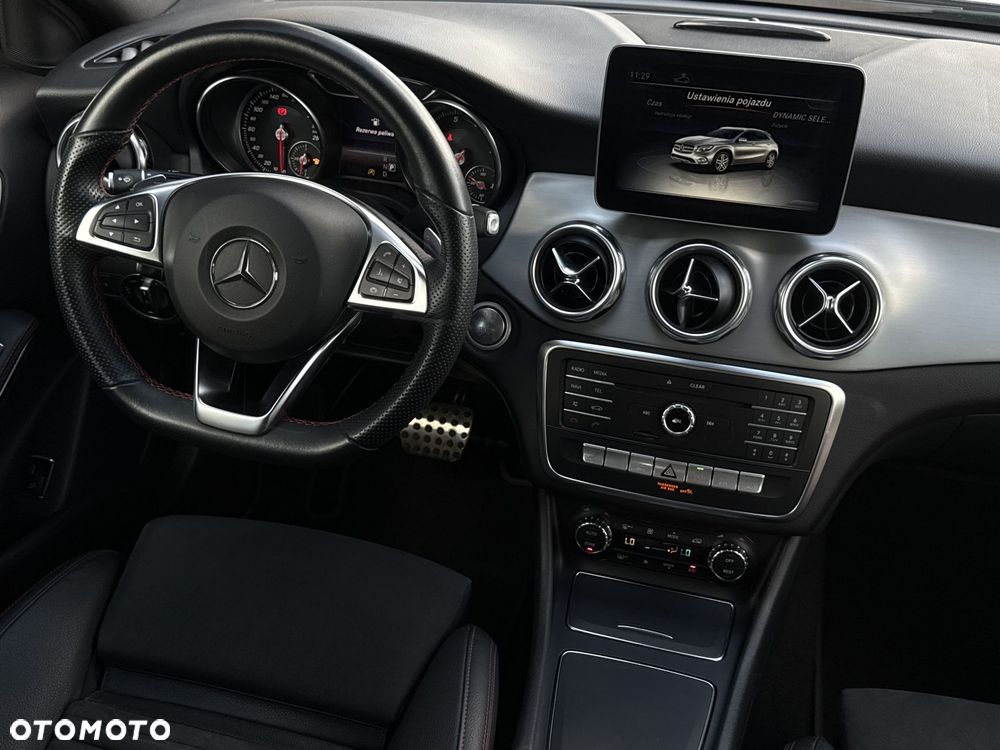 Mercedes-Benz GLA 200 7G-DCT AMG Line - 20