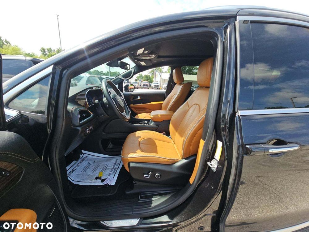 Chrysler Pacifica - 5