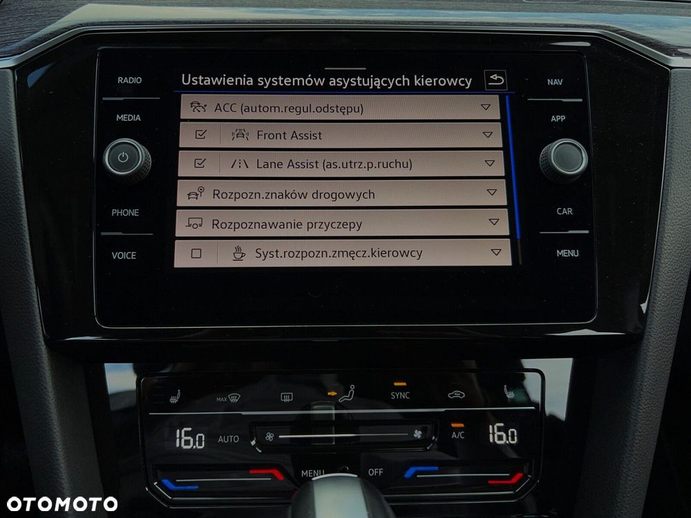 Volkswagen Passat 2.0 TDI Business DSG - 34