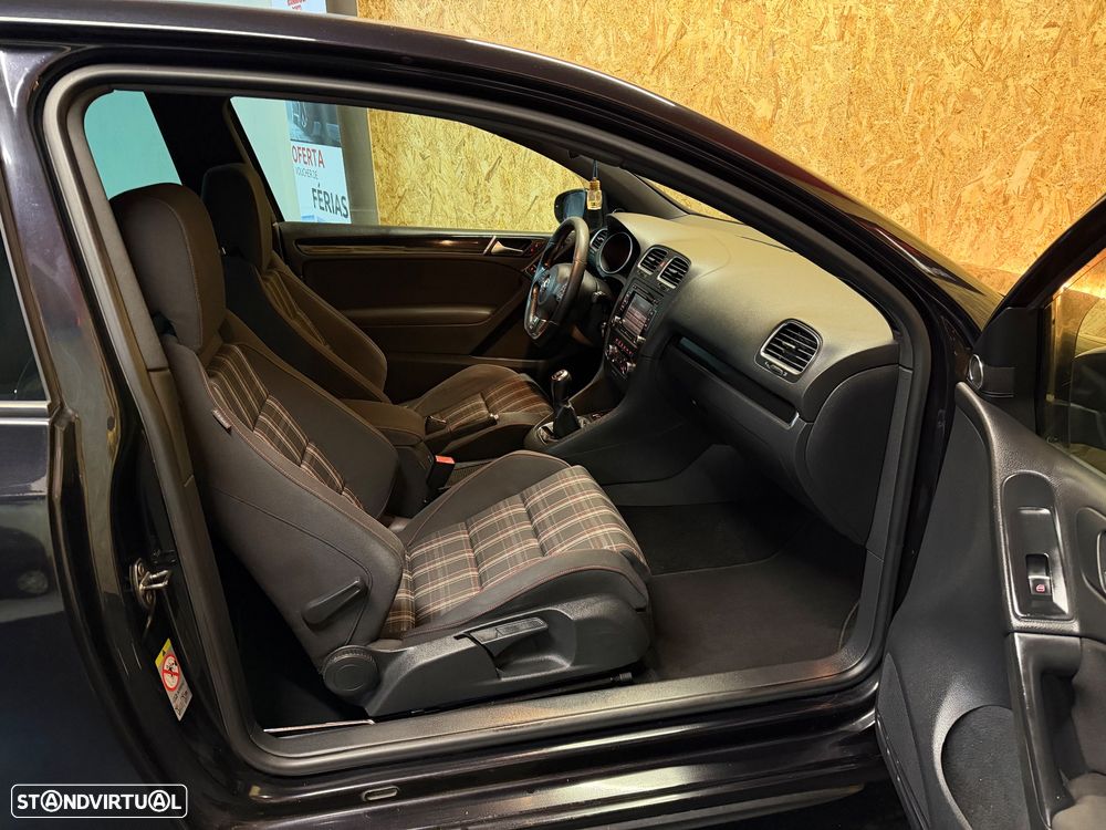 VW Golf 2.0 GTI - 12