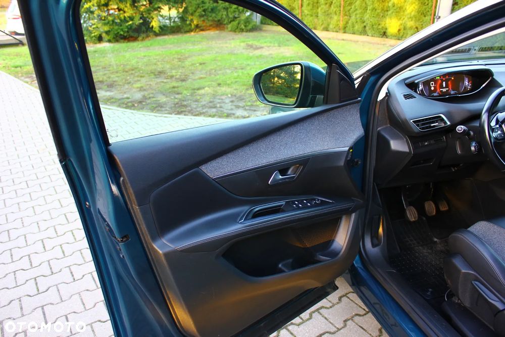 Peugeot 5008 1.5 BlueHDI Allure S&S - 31